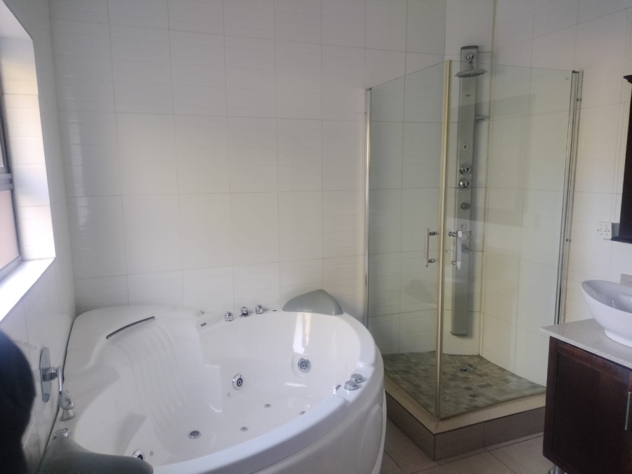 5 Bedroom Property for Sale in Universitas Free State